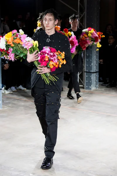 Look 32